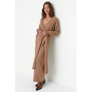 Trendyol Lage mouw Cache-coeur Dubbele rij knopen Camelkleurige maxi-sweater met dubbele rij knopen en strikdetailjurk TWOAW21EL0260