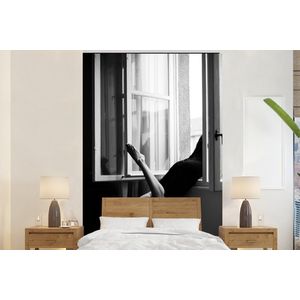 Raam - Vrouw - Architectuur - Zwart - Wit