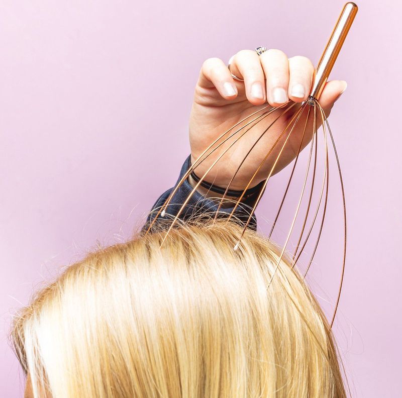 Kikkerland Hoofdmassage - In de vorm van een spin - Koper