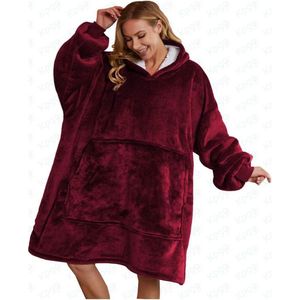 Cuddle Hoodie - Plaid met mouwen - Fleece plaid - Cadeau voor man - Vaderdag cadeau – vaderdag geschenk – vaderdag cadeuapekket - Hoodie deken - Hoodie - KPGO - Rood - Huggle hoodie - lekker zacht en dikke stof - Rood