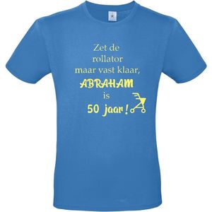 T-shirt met opdruk “Zet de rollator maar vast klaar, Abraham is 50 jaar”, Azuur blauw T-shirt met gele opdruk
