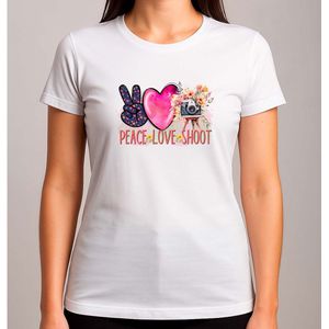 Peace Love Shoot - T Shirt - Photography - PhotoOfTheDay - LensLove - Fotografie - FotoVanDeDag - MomentVastleggen