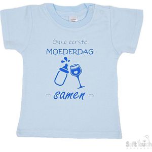 Soft Touch T-shirt Shirtje Korte mouw ""Onze eerste moederdag samen!"" Unisex Katoen Blauw/blauw Maat 62/68