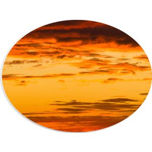 PVC Schuimplaat Ovaal - Oranje Gloed over de Sluierbewolking in de Lucht - 40x30 cm Foto op Ovaal (Met Ophangsysteem)