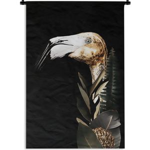 Wandkleed FlamingoKerst illustraties - Portret van een gouden flamingo met bladeren op een zwarte achtergrond Wandkleed katoen 90x135 cm - Wandtapijt met foto