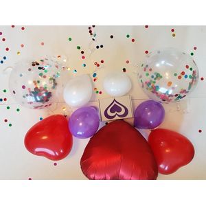 Verjaardag - vaderdag - moederdag ballon pakket in kadodoosje - valentijn giftbox - inclusief folieballon en rode hartjes en gekleurde snippers