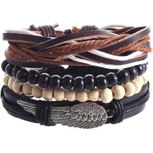 Stoere - heren armband – Set van 4 verschillende bandjes waarvan: Leer, hout kralen, textiel - zelf in grootte instelbaar.