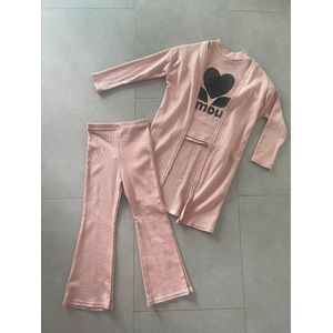 Meisjesset 3 delig bestaande uit een t-shirt, vest & flared broek in een ribstof en oud roze kleur | Kledingsetje 97% Katoen, 3% Elastaan, verkrijgbaar in de maten 92 t/m 152