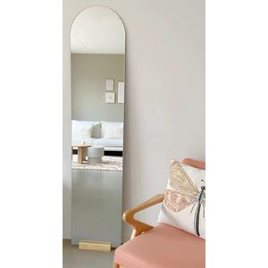 Nordic Style® Boogspiegel 180x40cm | Scandinavische Spiegels | Halfrond | Zonder lijst | Randloos | Frameloos | Pas spiegel | Staande spiegel | Kleedkamer spiegel