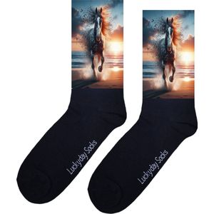 Paard - Opkikkertje - Grappige sokken - Valentijn cadeau - Verjaardag cadeau - Kerst cadeau - Grappige sokken - Leuke sokken - Vrolijke sokken - Kerst sokken - Strand - Zonsondergang - Vaderdag - Moederdag - Socks maken Happy - 37-44