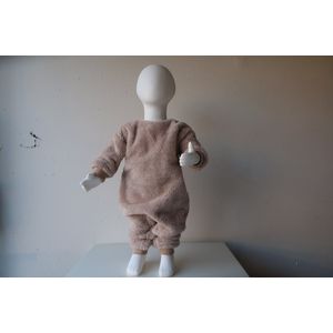 Teddy Romper Long Beige 3-6 - romper - teddy - rompers - rompertje - rompertjes - baby born kleertjes - baby born - rompertjes baby - baby pakje - teddy romper - baby kleding meisje - baby kleding jongens - baby kleding unisex - Romper lange mouw