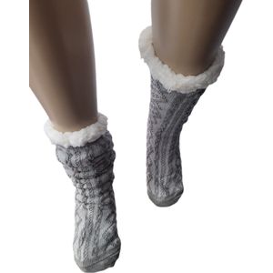 Huissokken - Warme wintersokken - Thermo - Gevoerd - Unisex - Kleur Lichtgrijs - Effen Kabel motief - Maat 41-46 -Huissokken - Anti-slip - Cadeau - Vaderdag - Moederdag - Kerst