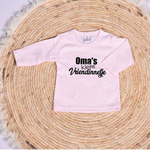 Shirtje Oma's Vriendinnetje - Maat 74/80 - Babyshower - Zwanger - Kraamcadeau - Babykleding - Newborn