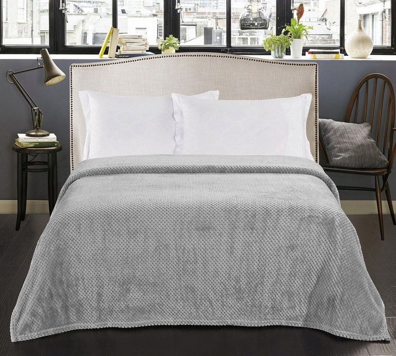 DecoKing - Henry - Knuffeldeken - Grijs - 150 x 200 cm - Microvezel - Scandinavische Stijl