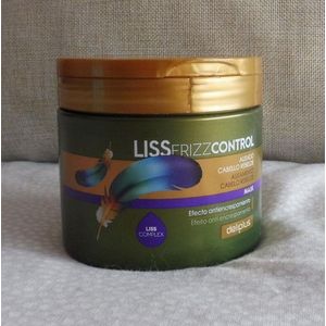 400 ml Liss Frizz Control Masker Voor steil, glanzend & pluisvrij haar!  Anti-kroes, voedt intensief en temt rebelse lokken.  Perfect voor zacht en glad haar zonder frizz!  #Haarverzorging #FrizzVrij #SteilHair