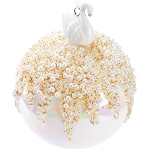 BRUBAKER Premium Kerstballen Parel Met Zwaan Porseleinen Beeldje - 3,9 Inch (3,9 In) Glazen Bal - Handgemaakt - Kerstboom Ornament - Kerstboombal - Wit Gekleurd