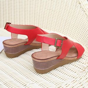 Dames Schoenen Klassieke Wedge Sandalen met Cross Strap en Gesp, Rood - Maat 38 - Comfortabele Hak - Luchtig Ontwerp - Voor Outdoor Gebruik