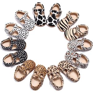 Supercute leren kinderschoenen ecru met zwarte stipjes dierenprint 12 t/m 18 maanden maat 22/23