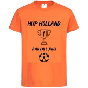 T-shirt Kinderen ""Hup Holland AANVALLUH!!"" EK Voetbal Europees Kampioen Kampioenschap Oranje | korte mouw | Oranje/zwart | maat 98/104