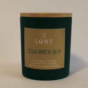 LONT candles - sojawas geurkaars - Cinnamon bun - kaneel, myrrh / cedarwood, amber - handgemaakt - vrij van chemicaliën en ftalaten - rood - 520 gram
