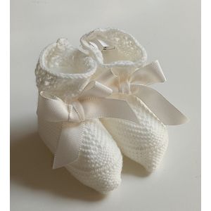 Mac Ilusion Gebreide Baby Slofjes / babysokjes| PA61 | Ecru/Créme |Unisex |Met striklint | Newborn