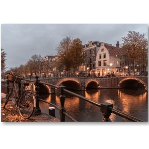Avondlicht over de Amsterdamse Grachten - Foto op Plexiglas 60x40