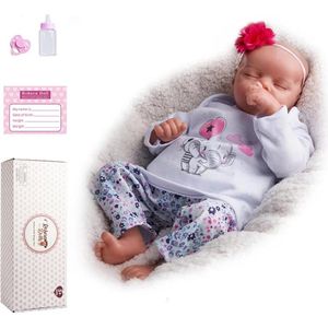 Reborn baby pop 'Katie' - 50 cm - Meisje met pyjama en speen - Soft vinyl - Levensechte babypop - In geschenkdoos