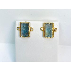 Geelgouden oorknoppen - 18 karaat - diamant en aquamarijn - uitverkoop Juwelier Verlinden St. Hubert - van €1645,- voor €889,-