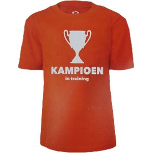 Oranje kinder T-shirt met tekst ''KAMPIOEN in training''- Oranje / Wit - Katoen - Maat 122 / 128 - Kinderen - Leeuwinnen - Voetbal - Feest - Nederlands elftal - Koningsdag - Holland - Nederland