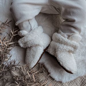 Jolines Babyslofjes teddy bont wit - 6-12 maand