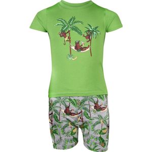 Een Super leuke jongens Shortama met safari thema. In de kleur groen. Maat 92/98. Van het bekende merk PEBBLE STONE