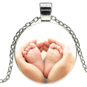 Cabochon -ketting- Baby voetjes-28 mm- Moeder- Zilverkleur