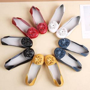 Dames Comfortabele Lederen Loafers Casual Ronde Neus Mocassins Leuke Bloem Rijden Flats Zachte Wandelboot Schoenen Vrouwen