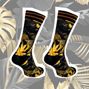 Sock My Feet - Grappige sokken heren - Maat 39-42 - Sock My Golden Leaves sokken - Funny Socks - Vrolijke sokken - Leuke sokken - Fashion statement - Gekke sokken - Grappige cadeaus - Socks First.