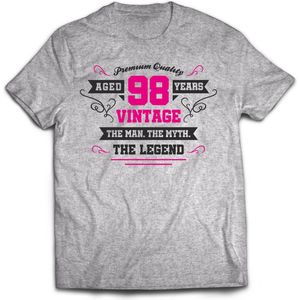 98 Jaar Legend - Feest kado T-Shirt Heren / Dames - Antraciet Grijs / Roze - Perfect Verjaardag Cadeau Shirt - grappige Spreuken, Zinnen en Teksten. Maat M