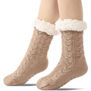 Ultrazachte, warme en comfortabele damespantoffels met pluche voering en handgrepen, lichtbruine kleur.