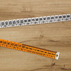 Famanu Tailor's wellnessmeter in cm voor lichaamsmeting - zachtgeel met praktische stijve kunststof koffer voor professionele naaisterrollen, dubbele uitlijning 1,5 m