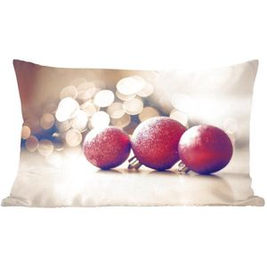 Sierkussens - Kussen - Drie rode kerstballen en kerstverlichting - 50x30 cm - Kussen van katoen