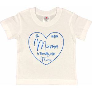 T-shirt Kinderen ""De liefste mama is toevallig mijn mama"" Moederdag | korte mouw | Wit/blauw | maat 122/128 (S)