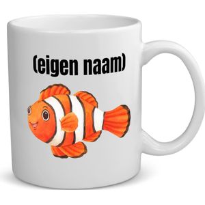 Akyol - oranje vis (nemo) met eigen naam koffiemok - theemok - Vis - vissen liefhebbers - mok met eigen naam - iemand die houdt van vissen - verjaardag - cadeau - kado - 350 ML inhoud