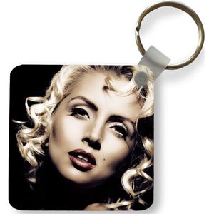 Sleutelhanger - Uitdeelcadeautjes - Vrouw - Vintage - Lippenstift - Blond - Krullen - Plastic