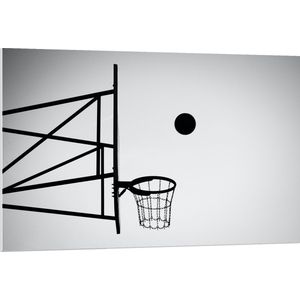 PVC Schuimplaat- Bal Vallend in Basket (Zwart-wit) - 120x80 cm Foto op PVC Schuimplaat
