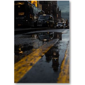 Onderweg in Manchester - Taxi's en Reflecties - Foto op Plexiglas 40x60