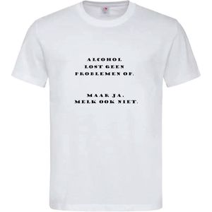 T-shirt Unisex Volwassenen Grappig Tekst ""Alcohol lost geen problemen op. Maar ja, melk ook niet."" Op Voorkant | korte mouw | Wit/zwart | maat XXL