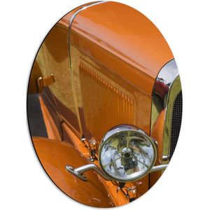 Dibond Ovaal - Spiegels van Gele Oude Auto - 42x56 cm Foto op Ovaal (Met Ophangsysteem)