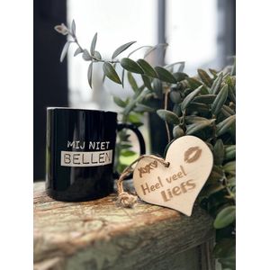 Creaties van Hier - Beker - Black & White mok - Mij niet bellen - met houten hartje Bedankt