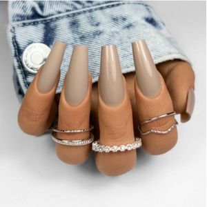 Lilly nails nagellak Oat milk