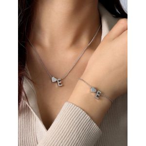 Initiaal Ketting & Armband set met Letter E Zilverkleurig - Met letter & Hartje! - Naam Ketting Cadeau - Geluksketting op Kaartje - Pax Amare