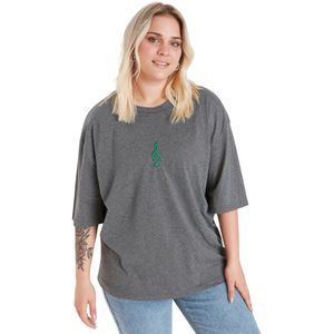 Trendyol Antraciet Breed Patroon Borduurwerk Gedetailleerd Gebreid Plus Size T-Shirt Tbbss22Bf00002