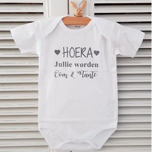 Baby romper met tekst zwangerschap aankondiging hoera jullie worden oom en tante | korte  mouw | wit zwart | maat 50/56 cadeautje zwangerschaps aankondiging hoera jullie worden weer bekendmaking